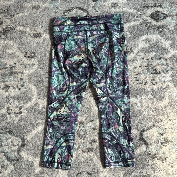 Lululemon Run Inspire Crop II *All Full-On Luxtreme - Picture 5 of 7